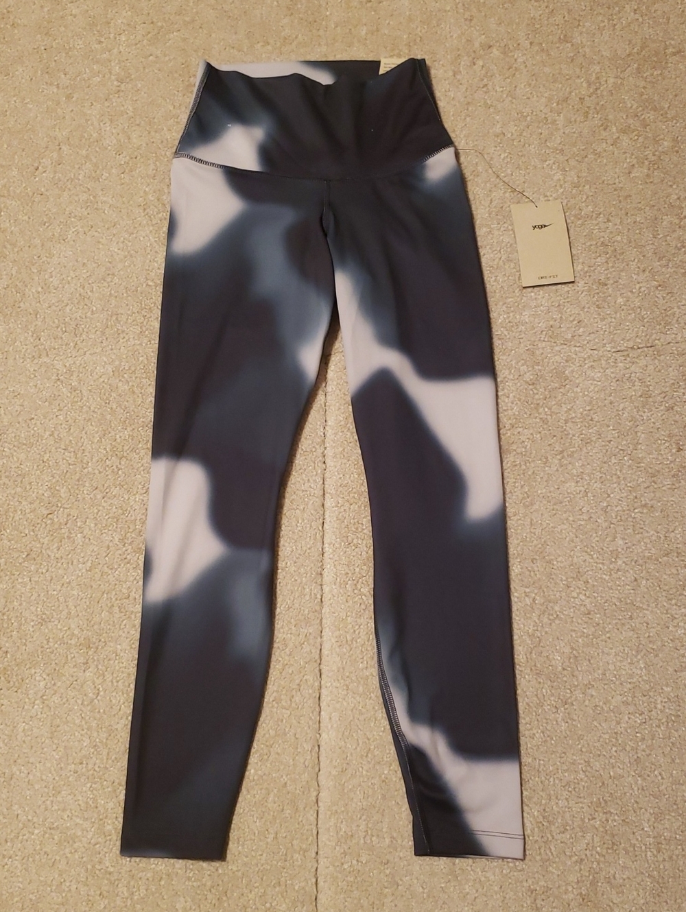 NWT Nike Women's Yoga Tight Fit High-Rise 7/8 Leggings